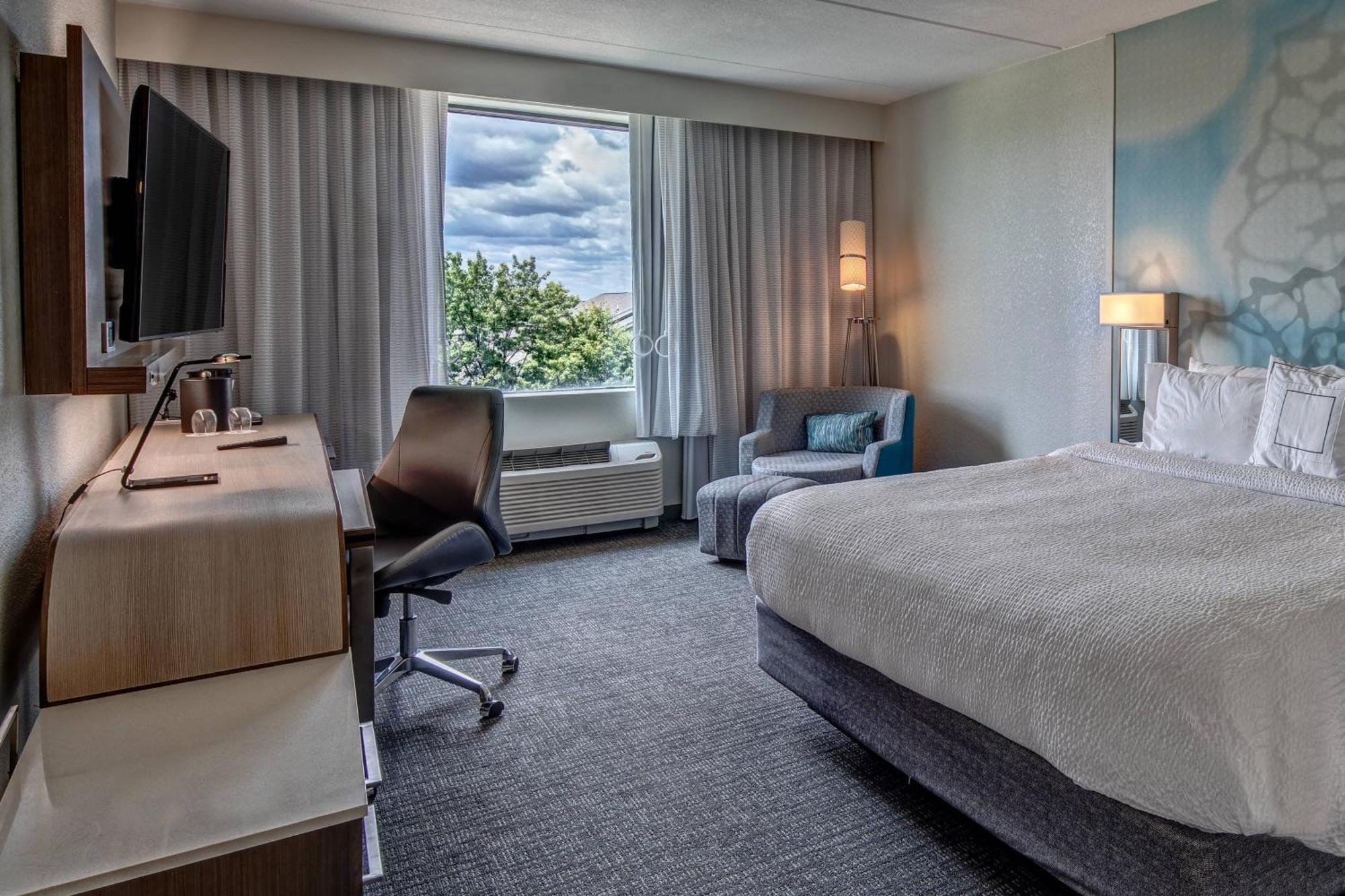 คอร์ตยาร์ด ดัลเลส แอร์พอร์ต เฮิร์นดอน Hotel ภายนอก รูปภาพ
