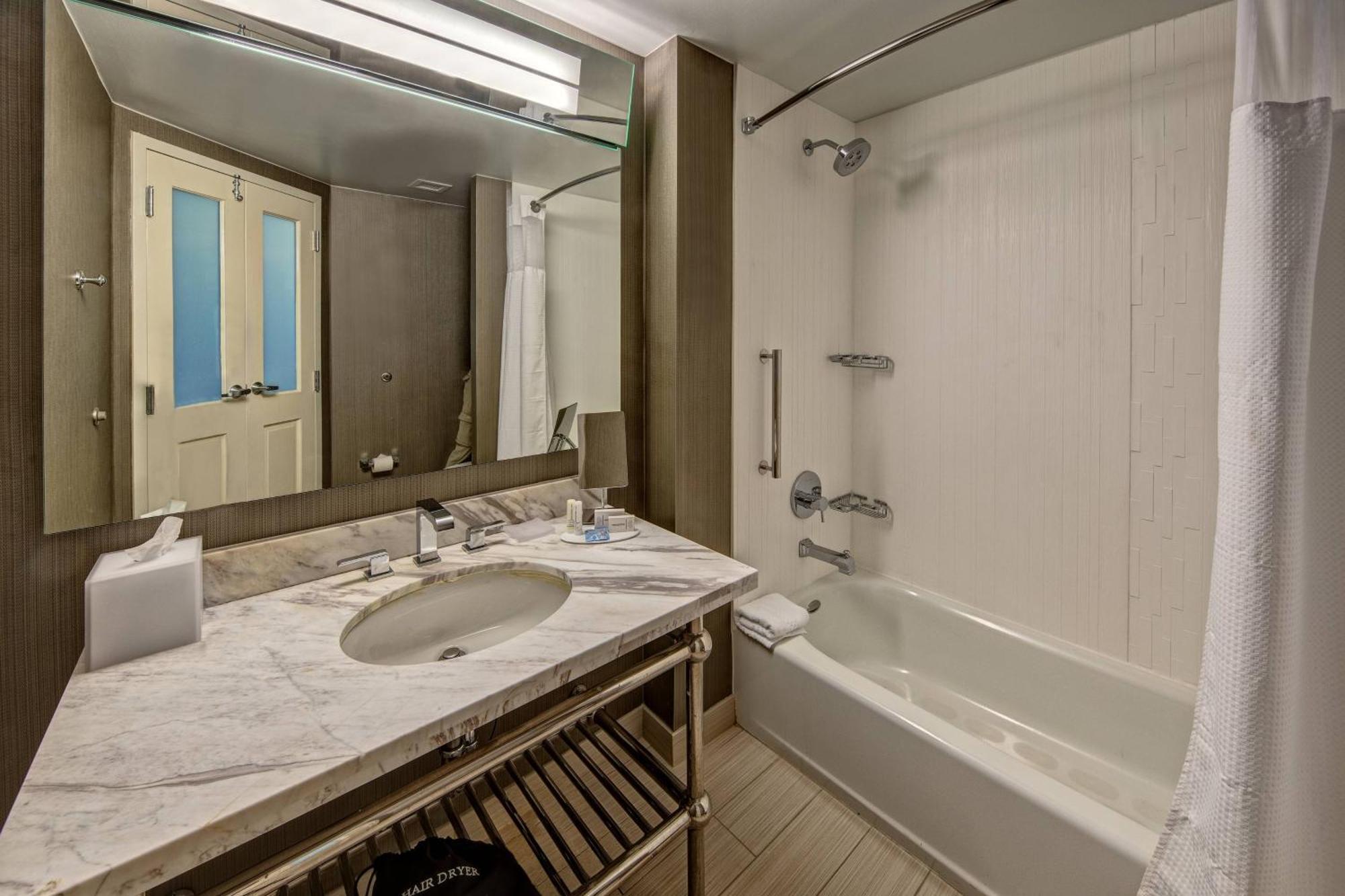คอร์ตยาร์ด ดัลเลส แอร์พอร์ต เฮิร์นดอน Hotel ภายนอก รูปภาพ