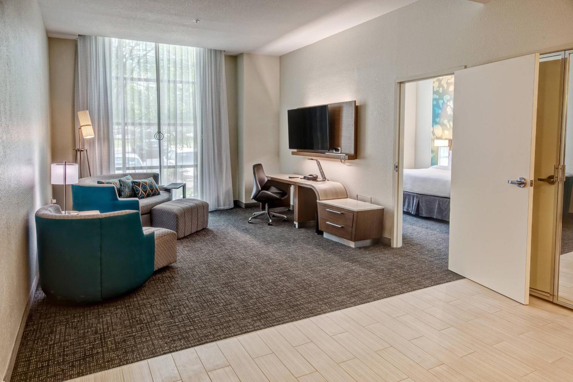 คอร์ตยาร์ด ดัลเลส แอร์พอร์ต เฮิร์นดอน Hotel ภายนอก รูปภาพ
